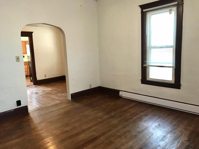 Building Photo - 103 Locust St