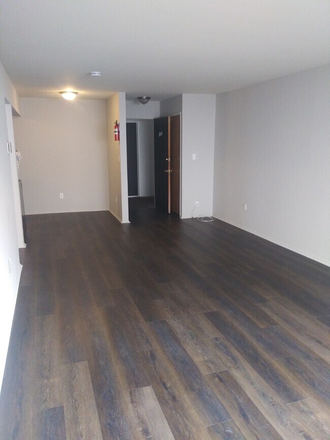 Building Photo - 249 Chestnut St