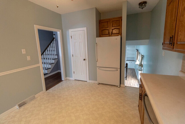 Building Photo - 4500 W Bridgewood Dr