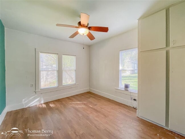 Building Photo - 2807 Russell Ave