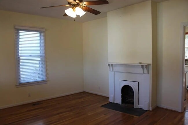 Building Photo - 3919 Dakota Ave