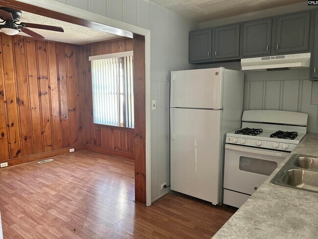 Building Photo - 804 Columbia College Dr