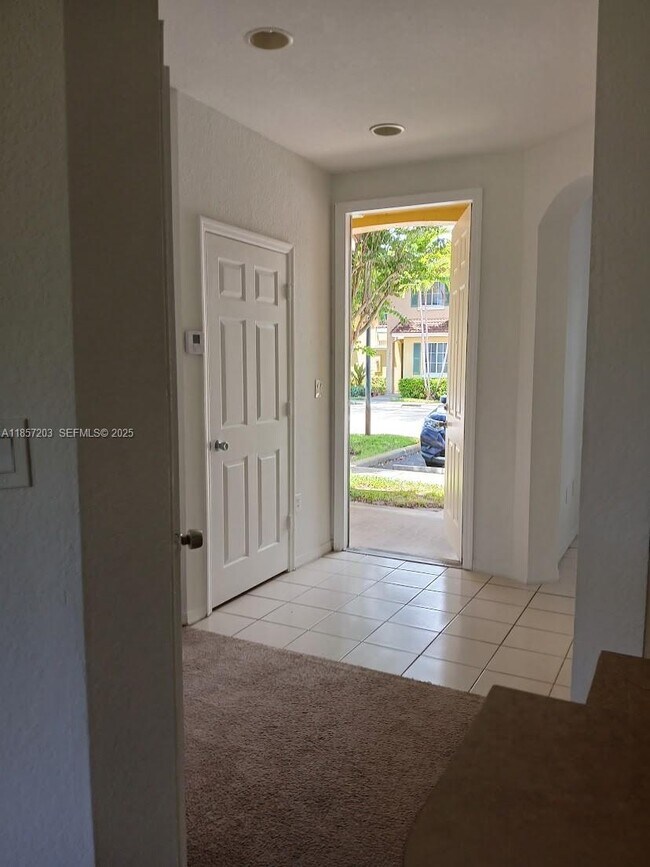 Building Photo - 1958 SW 60th Terrace