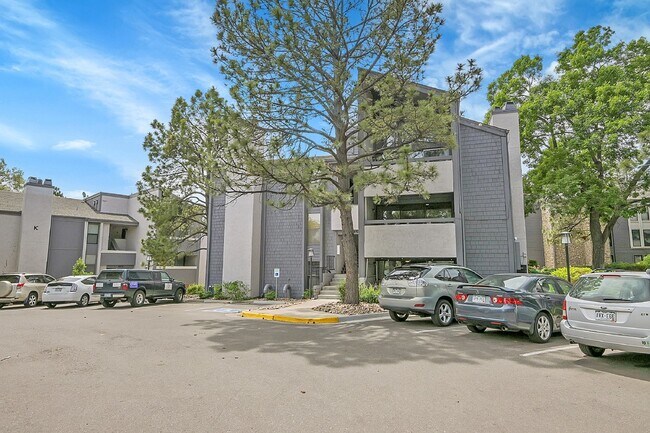 Building Photo - $1,900.00 - 2 Bedroom, 1 Bathroom, Condo i...