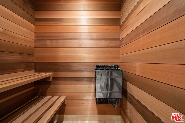 Building Photo - 616 N Alpine Dr