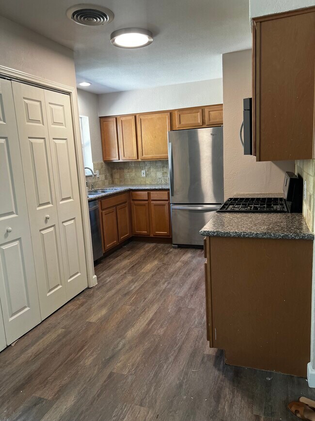 Charming 3Bedroom Gem in Dallas! 8738 Boundbrook Ave Dallas TX 75243