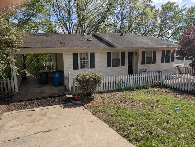 Building Photo - 304 Westfield Dr