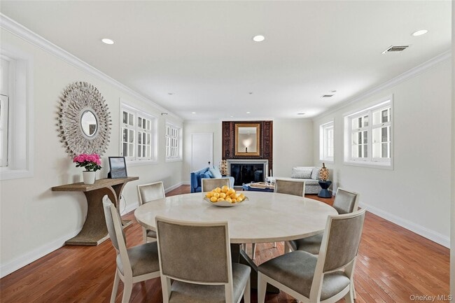 Building Photo - 74 Peacock Ln