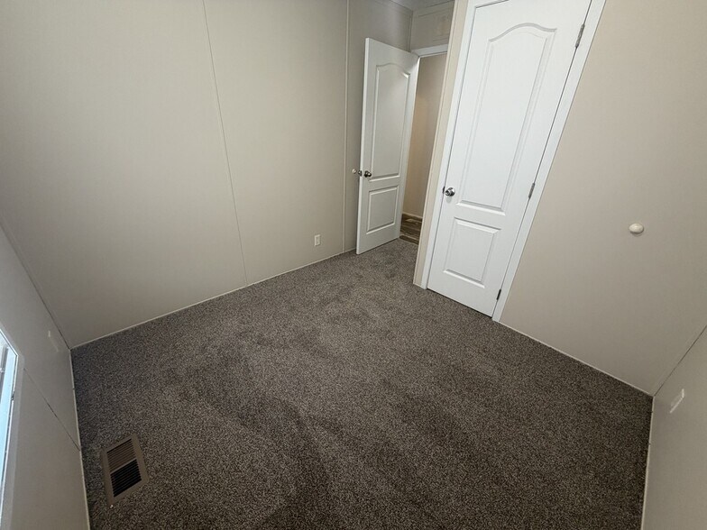 Building Photo - 38052 Johannes Dr