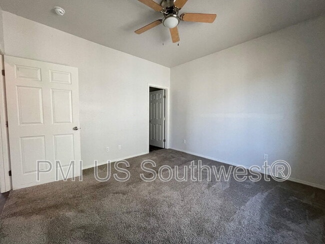 Building Photo - 8700 E Loos Dr