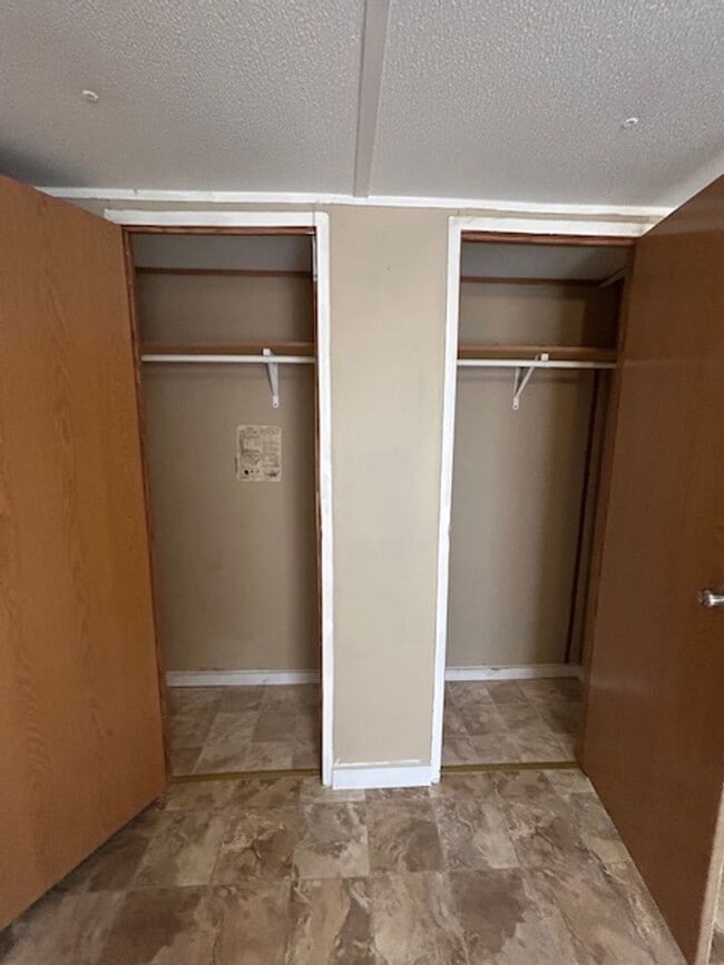 Building Photo - 3-bedroom, 2-bath mobile home