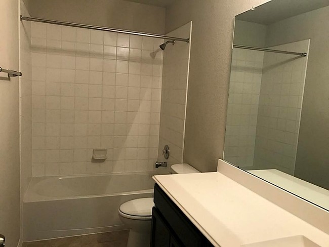Building Photo - 3027 Dripping Springs Ct