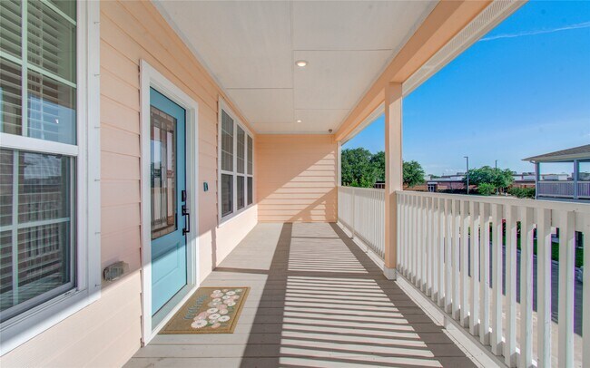 Building Photo - 1705 Bayway Dr