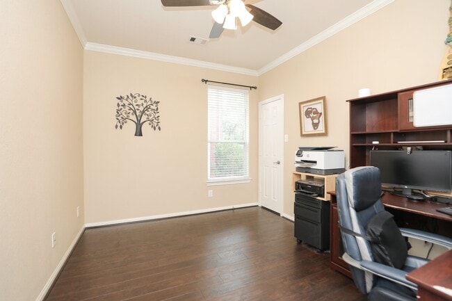 Building Photo - 18123 Quarry Vale Dr