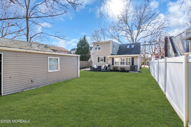 Building Photo - 24 St Nicholas Pl