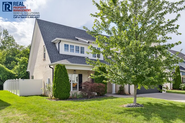 Building Photo - Gorgeous, Luxury 3 bd home with bonus room and screened-in patio! Triple Siegel Schools!