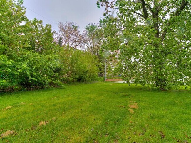 Building Photo - 201-203 Wellons Dr