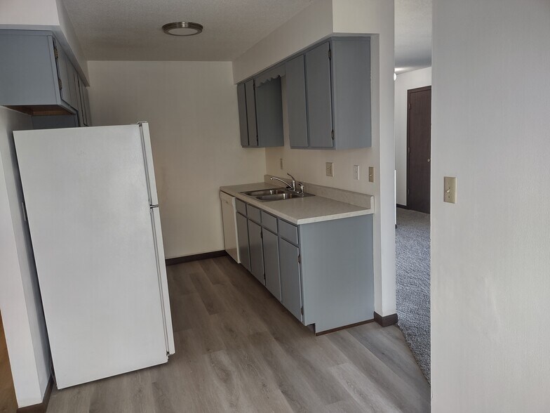 Building Photo - 332 Southampton Dr