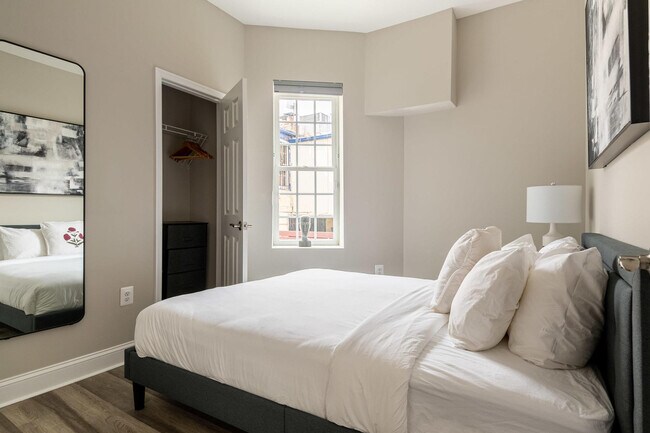 Building Photo - 701 E Street Southeast-SI ID1011205P