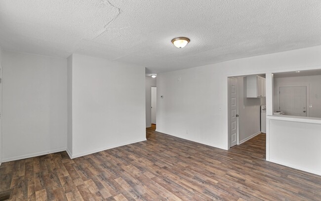 Building Photo - 1360 N Range St