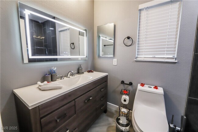 Building Photo - 5301 Opuntia St