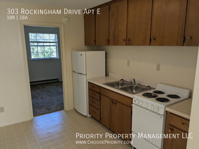 Building Photo - 303 Rockingham Dr