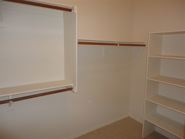 Building Photo - 2852 E Devon Ct