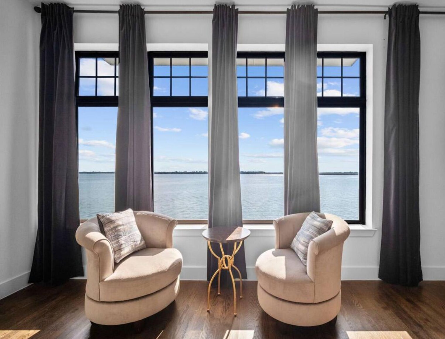 Building Photo - 516 Secretariat Dr