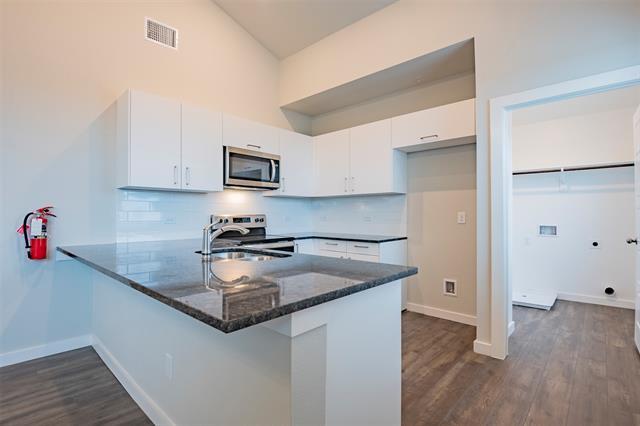 Building Photo - 747 Wheatfield Dr