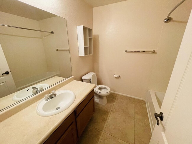 Building Photo - 39974 W Thornberry Ln