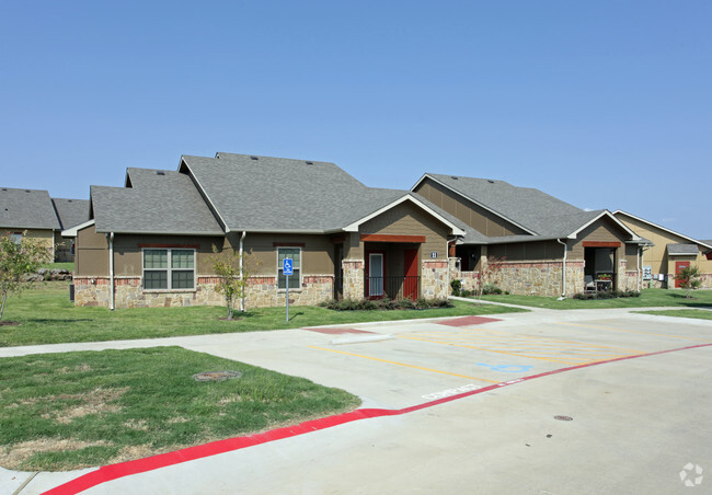 Primary Photo - Silverleaf at Chandler