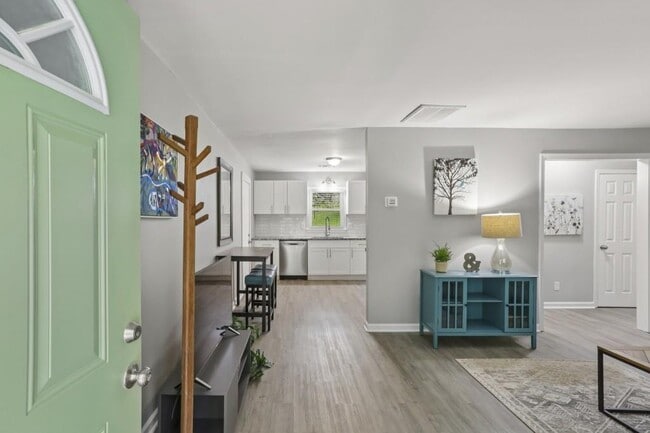 Building Photo - 2889 White Oak Dr
