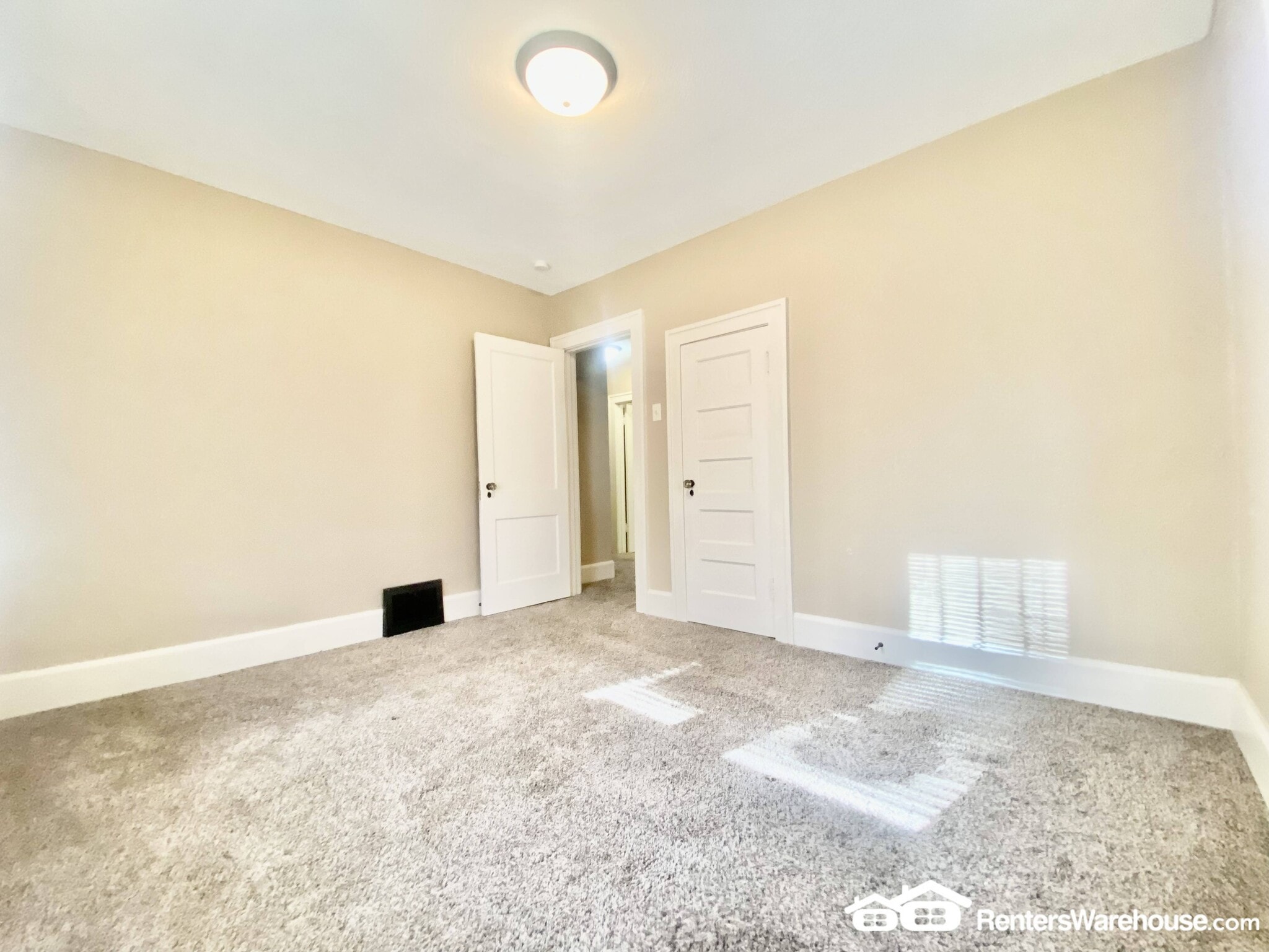 Building Photo - 2415 44th St