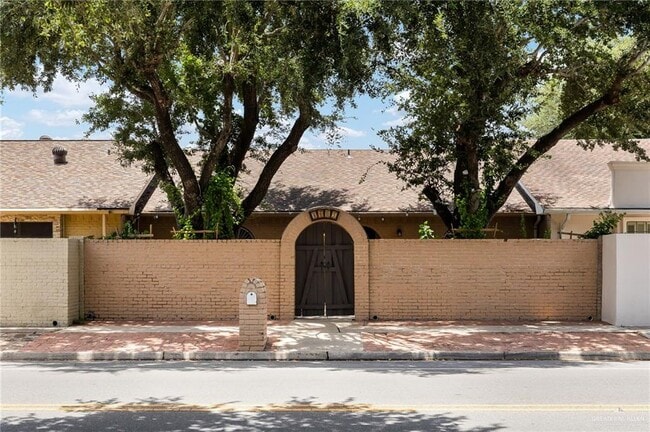 Primary Photo - 4605 N 6th St