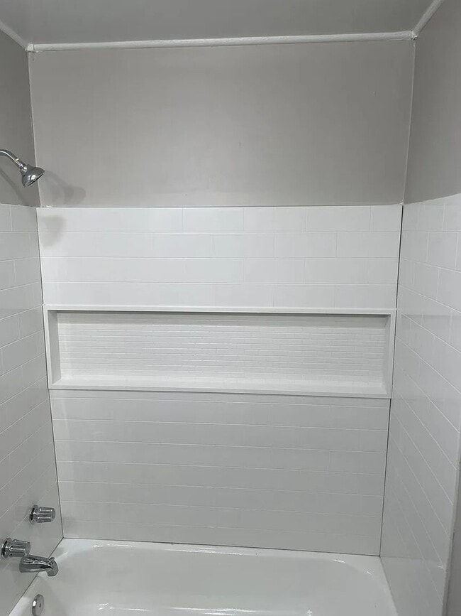 Building Photo - Beautifully Remodeled 4-Bedroom Home!