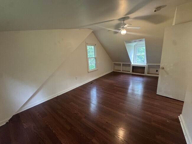 Building Photo - 143 Barrett Heights Rd