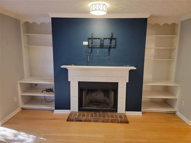 Building Photo - 2025 Brian Way