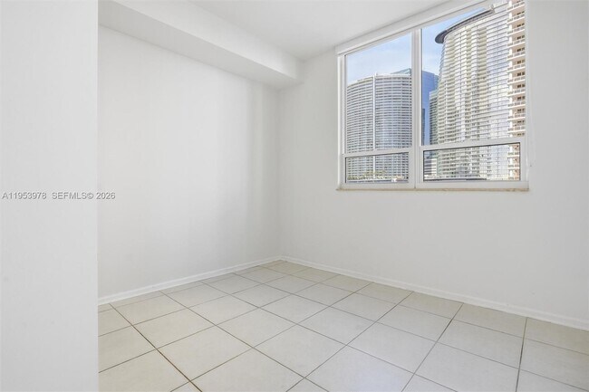 Building Photo - 801 Brickell Key Blvd