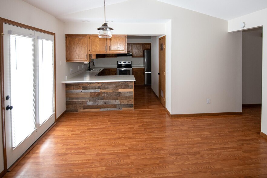 Building Photo - 116 Pierre Pl