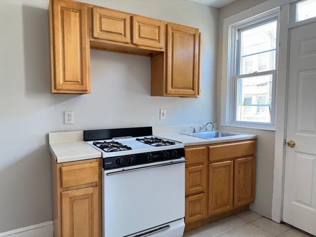 Building Photo - 1422 S Patton St