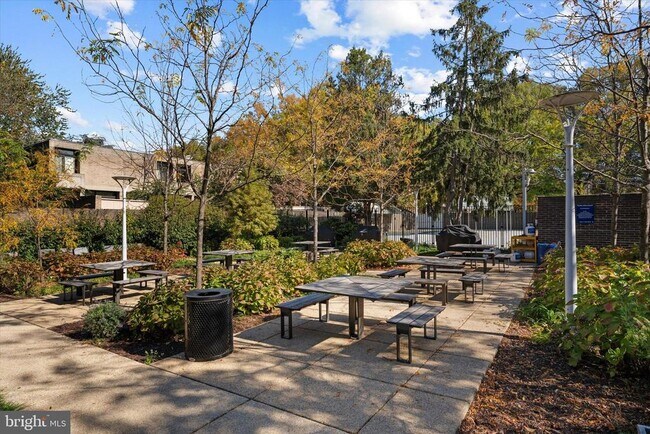 Building Photo - 1378 4th St SW