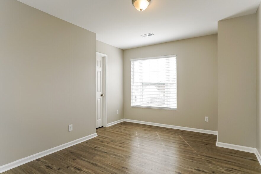 Building Photo - 4709 Alenja Ln