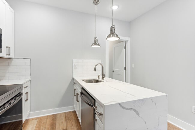 Building Photo - 1909 E Huntingdon St