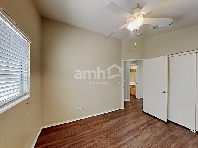 Building Photo - 10008 E Capri Ave