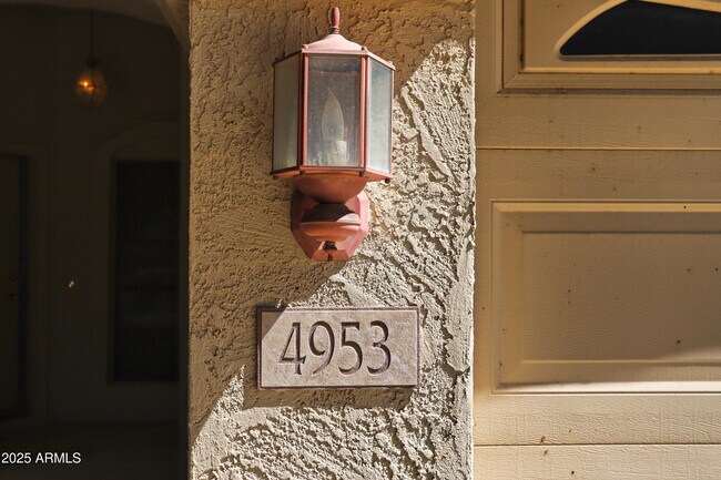 Building Photo - 4953 S Moss Dr