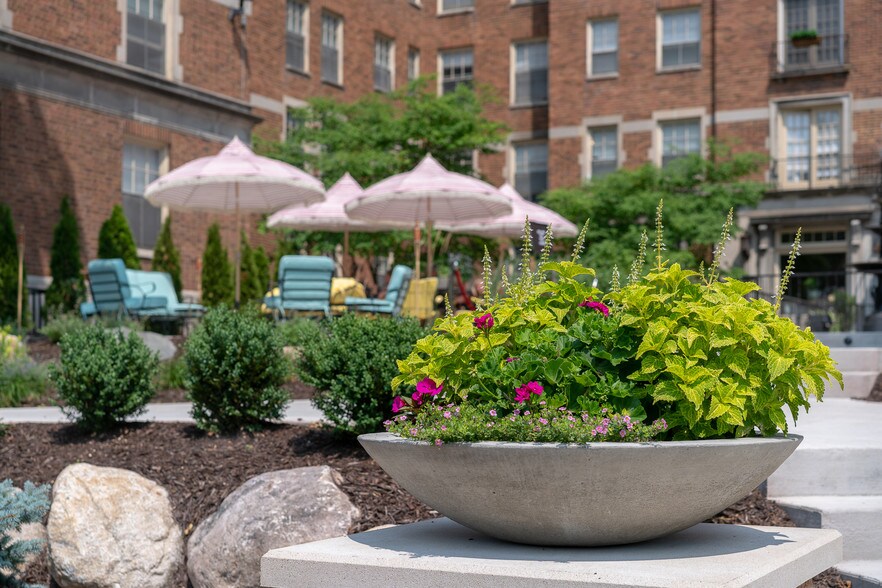 The Oakwood 547 Cherry St Grand Rapids MI 49503 Apartment Finder