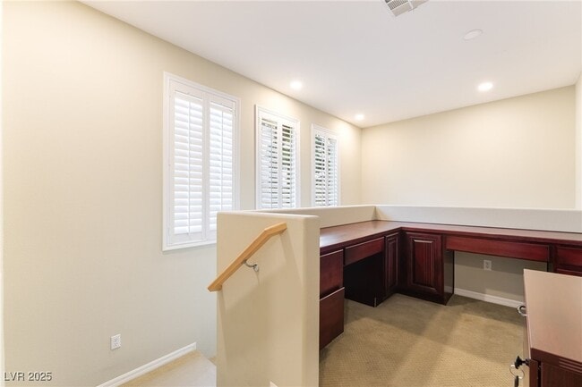 Building Photo - 62 Myrtle Springs Ct