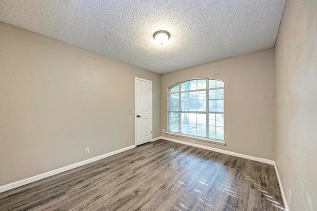 Building Photo - 9113 Edwardson Ln
