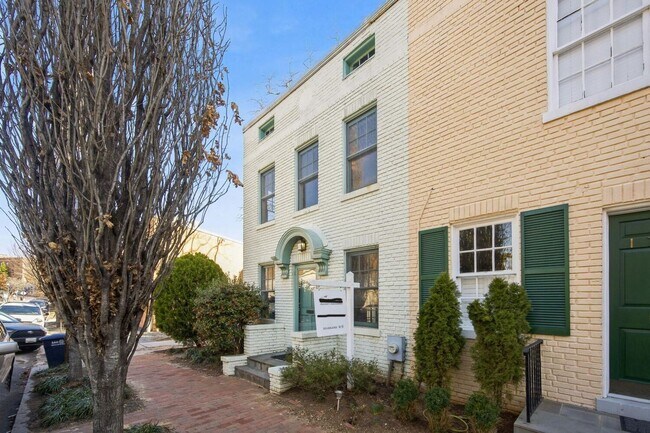 Primary Photo - End of Row Georgetown Rowhome!