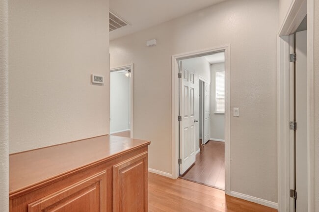 Building Photo - Single Story Single Family Home in Gated Community within N Las Vegas